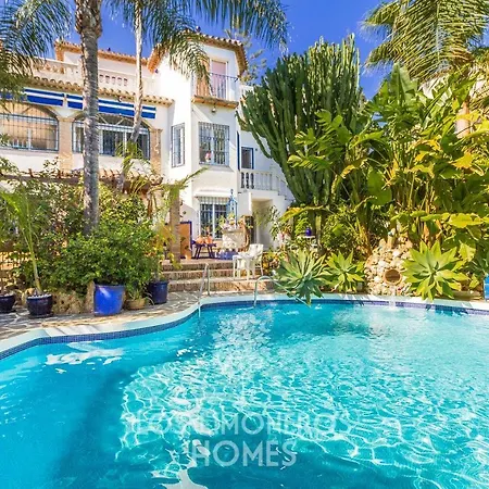 Arcadia - Avenida 28 De Adelfas 29680 Estepona, Malaga Villa *