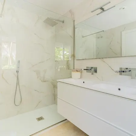 Villa Arcadia - Avenida 28 De Adelfas 29680 Estepona, Malaga