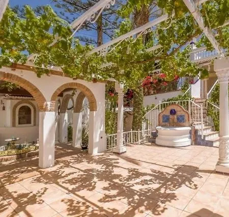 Arcadia - Avenida 28 De Adelfas 29680 Estepona, Malaga Villa Estepona