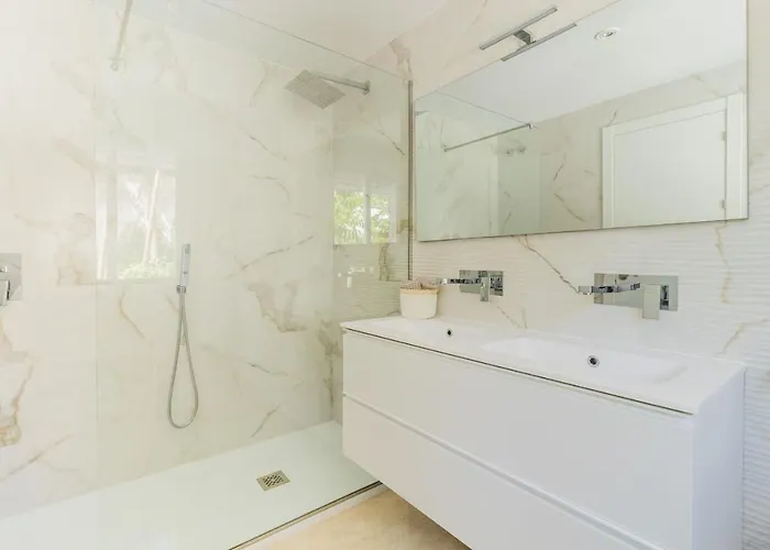 Villa Arcadia - Avenida 28 De Adelfas 29680 Estepona, Malaga