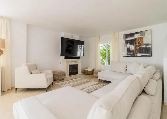 Villa Arcadia - Avenida 28 De Adelfas 29680 Estepona, Malaga