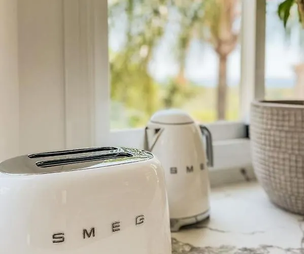 Arcadia - Avenida 28 De Adelfas 29680 Estepona, Malaga *