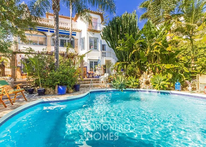 Arcadia - Avenida 28 De Adelfas 29680 Estepona, Malaga Villa *