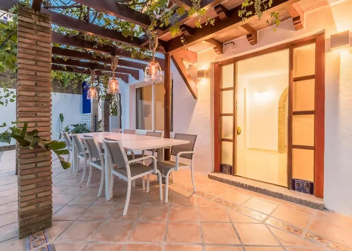 Arcadia - Avenida 28 De Adelfas 29680 Estepona, Malaga Villa