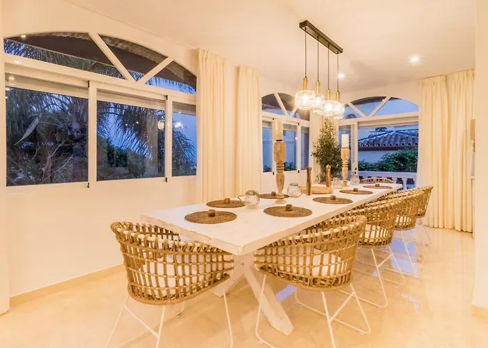 Arcadia - Avenida 28 De Adelfas 29680 Estepona, Malaga