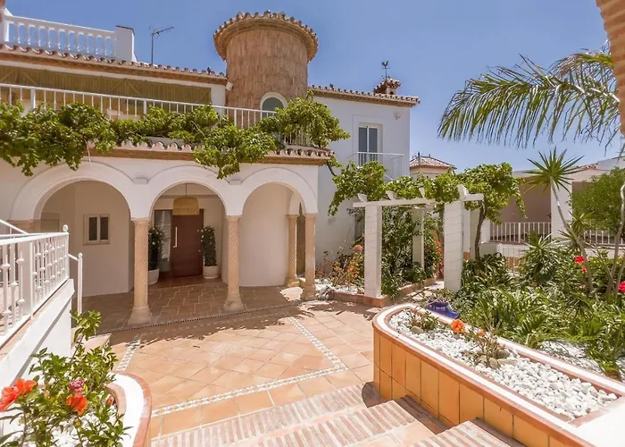 Villa Arcadia - Avenida 28 De Adelfas 29680 Estepona, Malaga *