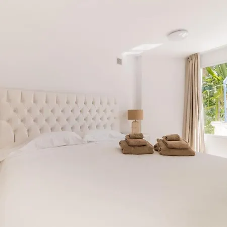 Arcadia - Avenida 28 De Adelfas 29680 Estepona, Malaga * إِستيبونا