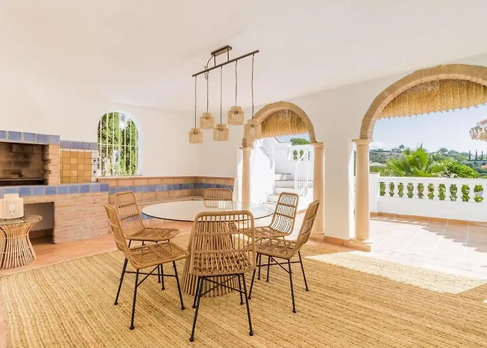 Arcadia - Avenida 28 De Adelfas 29680 Estepona, Malaga * Естепона